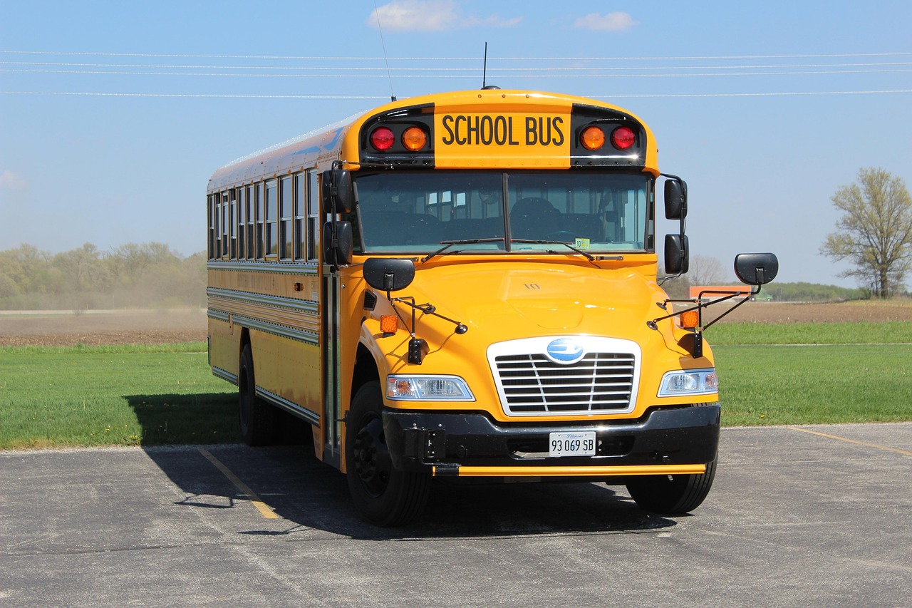 Toronto Airport Shuttle Bus Service: Fast Reliable Transfers Between Terminals and Downtown