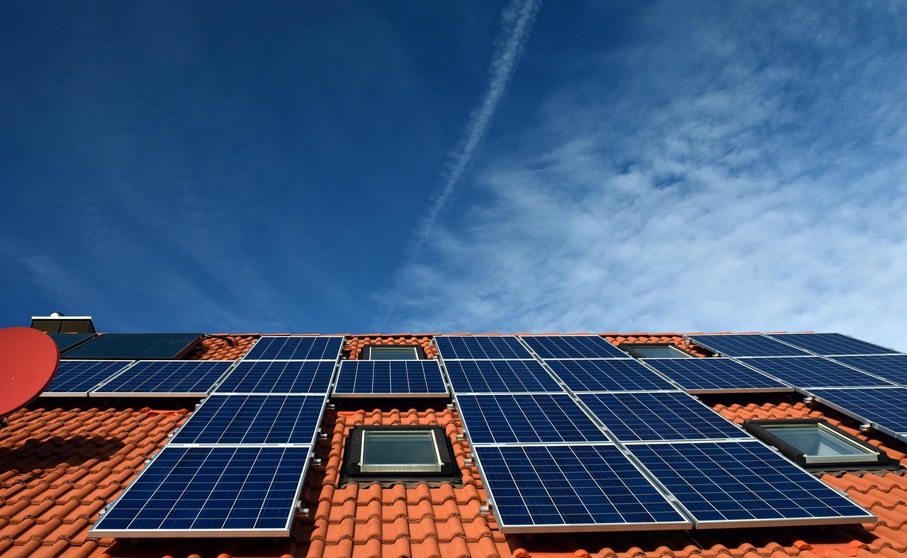 Building Integrated Solar: Practical Design Strategies for Modern Architecture